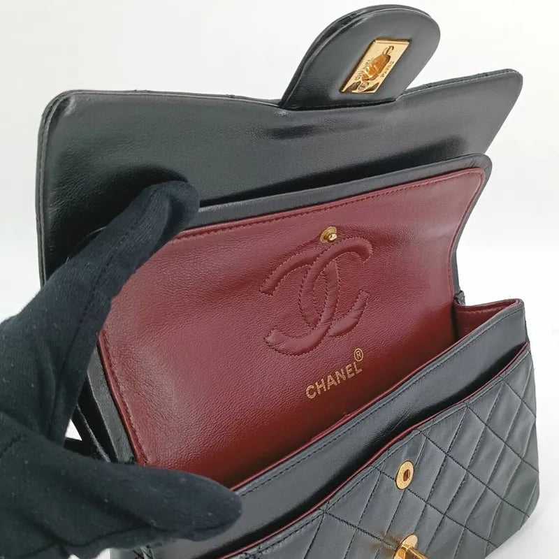 jt686-chanel-vintage-black-lambskin-23cm-classic-flap-bag