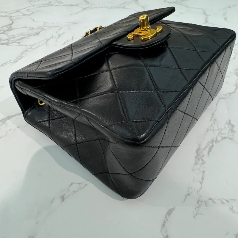 rc581-chanel-vintage-black-lambskin-classic-mini-flap-bag