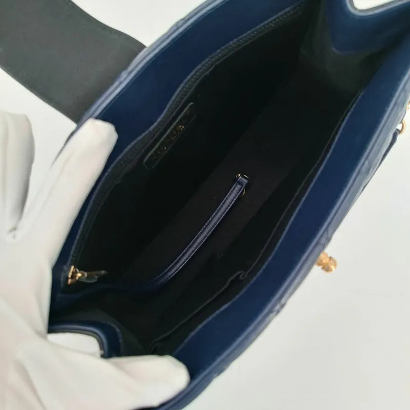 c495-chanel-navy-lambskin-quilted-elegant-cc-shoulder-bag