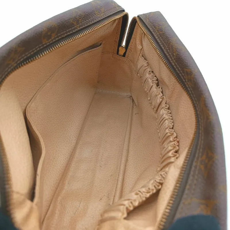 js684-louis-vuitton-trousse-toilette