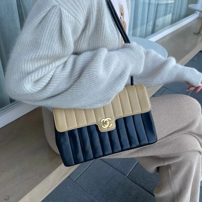 jw391-chanel-vintage-bicolor-beige-black-lambskin-flap-bag