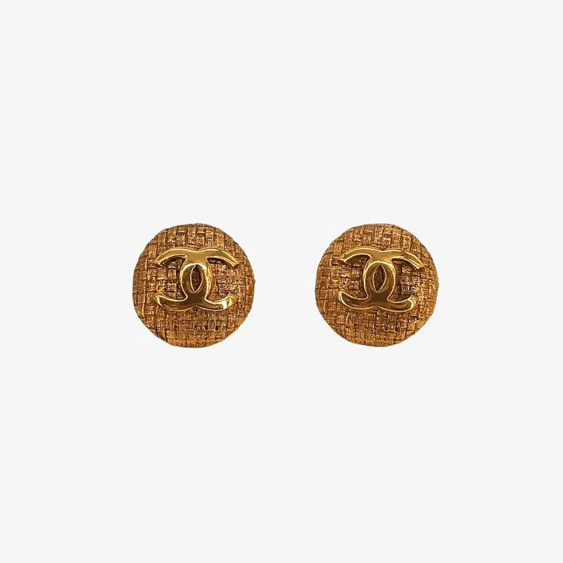 jt177-chanel-vintage-cc-woven-gold-plated-clip-on-earrings