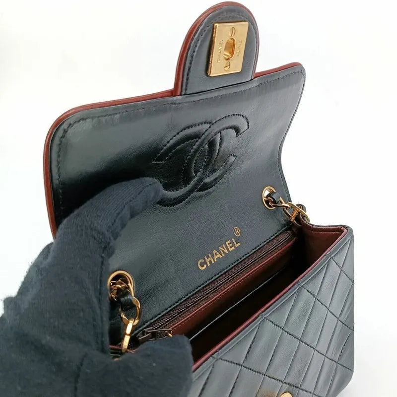 js682-chanel-vintage-black-lambskin-17cm-mini-square-flap-bag