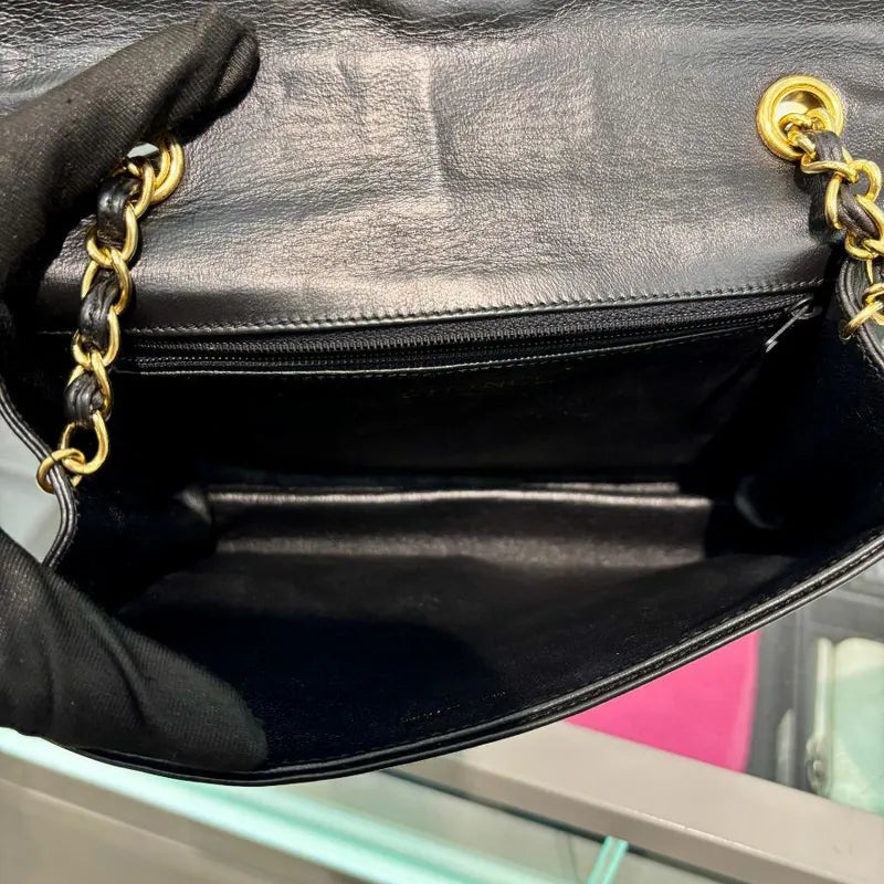 rc397-chanel-vintage-black-lambskin-quilted-flap-bag