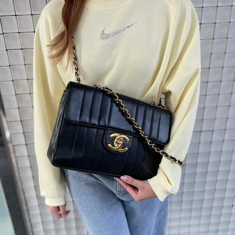 ra337-chanel-vintage-black-lambskin-vertical-jumbo-flap-bag