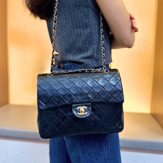 rb016-chanel-vintage-black-lambskin-25cm-flap-bag