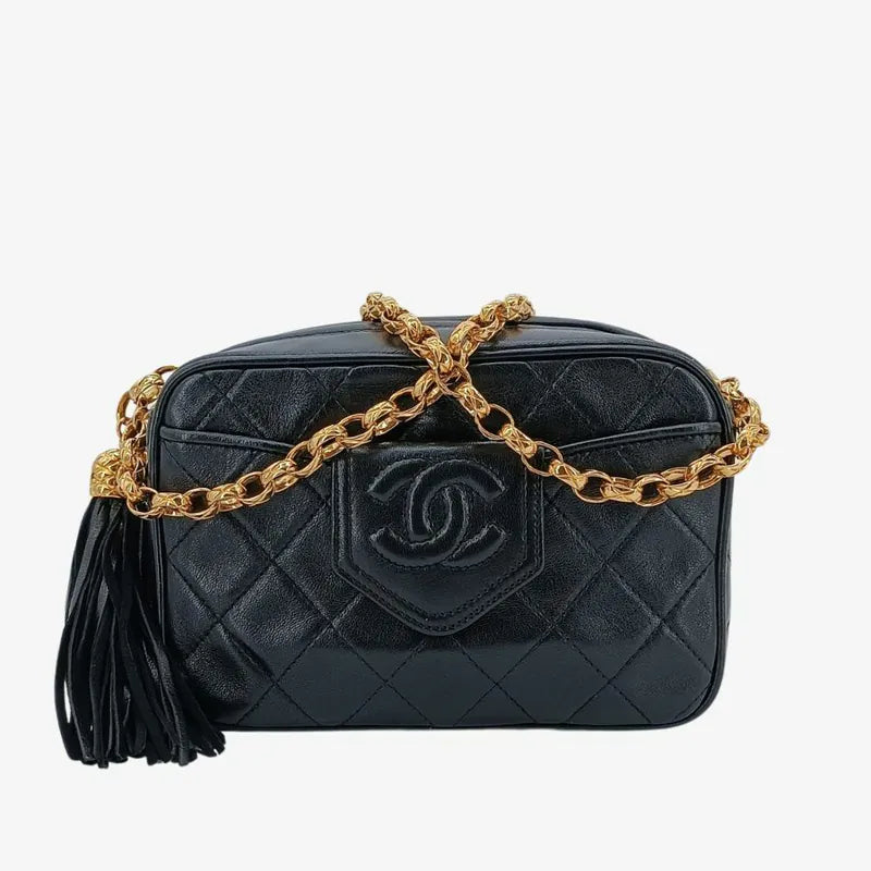 ju480-chanel-vintage-black-lambskin-gold-chain-tassel-camera-bag