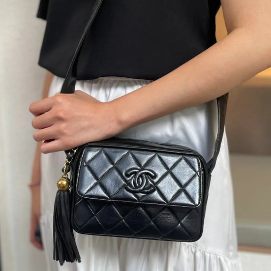 rb239-chanel-vintage-black-lambskin-tessel-camera-bag