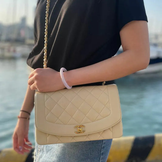 jt526-chanel-vintage-beige-lambskin-25cm-diana-flap-bag