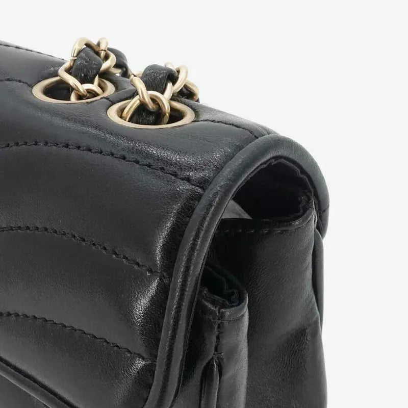 jr464-chanel-black-lambskin-wave-pattern-flap-bag