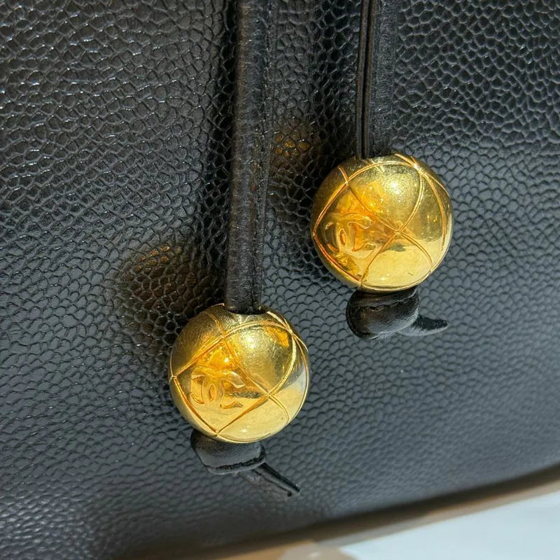 rc286-chanel-vintage-black-caviar-leather-turnlock-flap-backpack