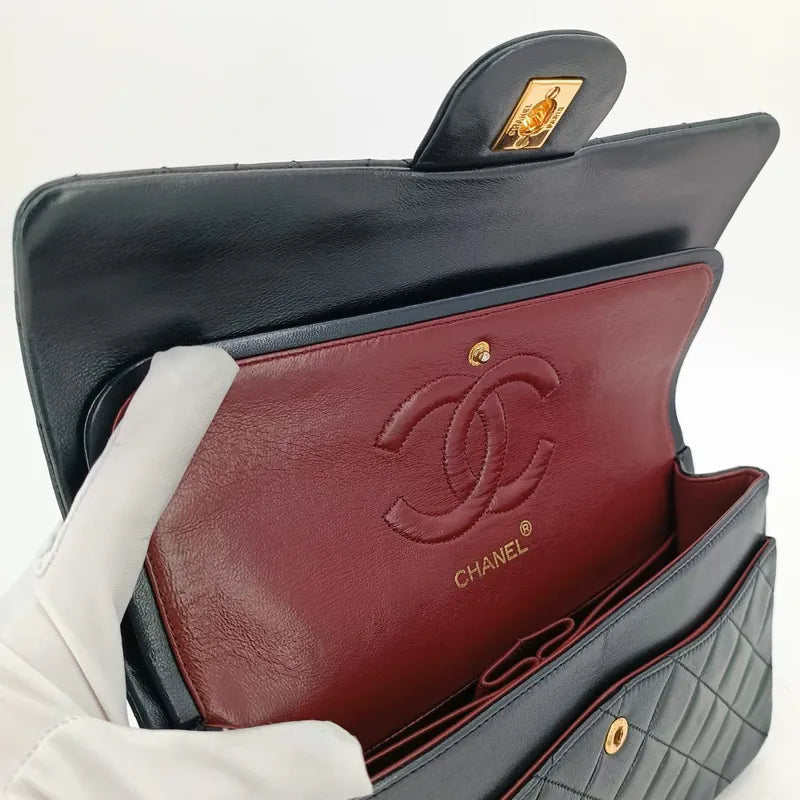 rb511-chanel-vintage-black-lambskin-25cm-classic-flap-bag