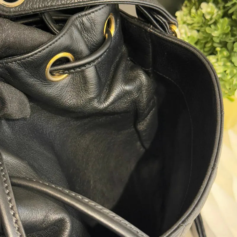 jw458-chanel-vintage-black-caviar-leather-bucket-bag