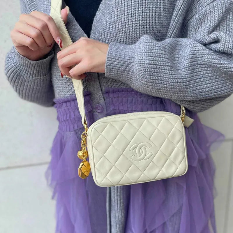 rb289-chanel-vintage-beige-lambskin-camrea-bag