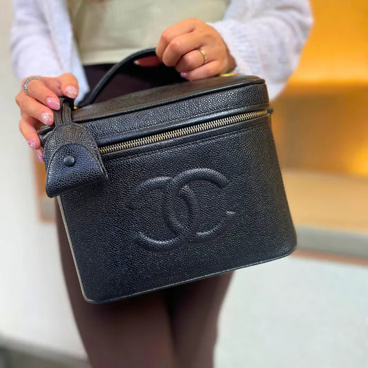 js502-chanel-vintage-black-caviar-embossed-logo-cosmetic-bag