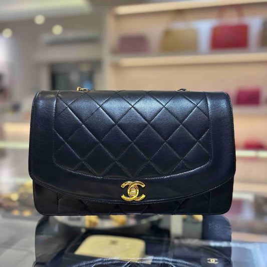 c525-chanel-vintage-black-lambskin-25cm-diana-flap-bag