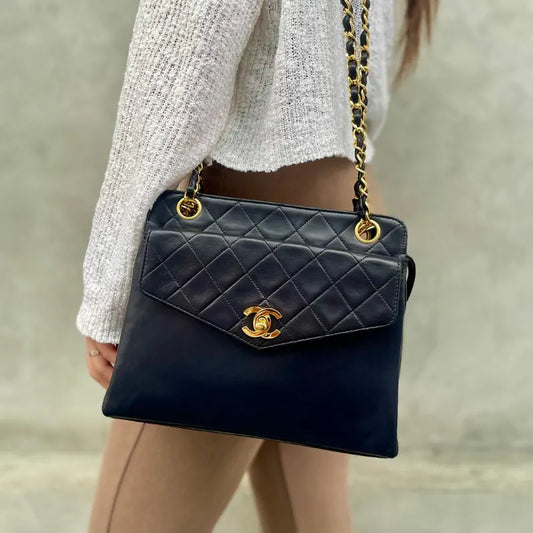 rb442-chanel-vintage-navy-lambskin-quilted-tote-bag