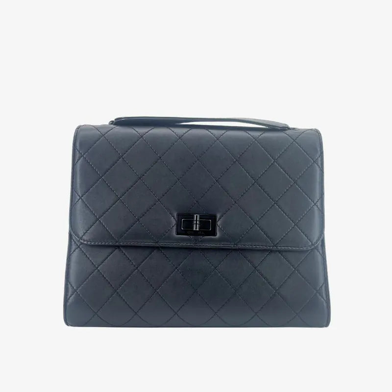 jw451-chanel-vintage-lambskin-classic-flap-shoulder-bag-black-hardware-255