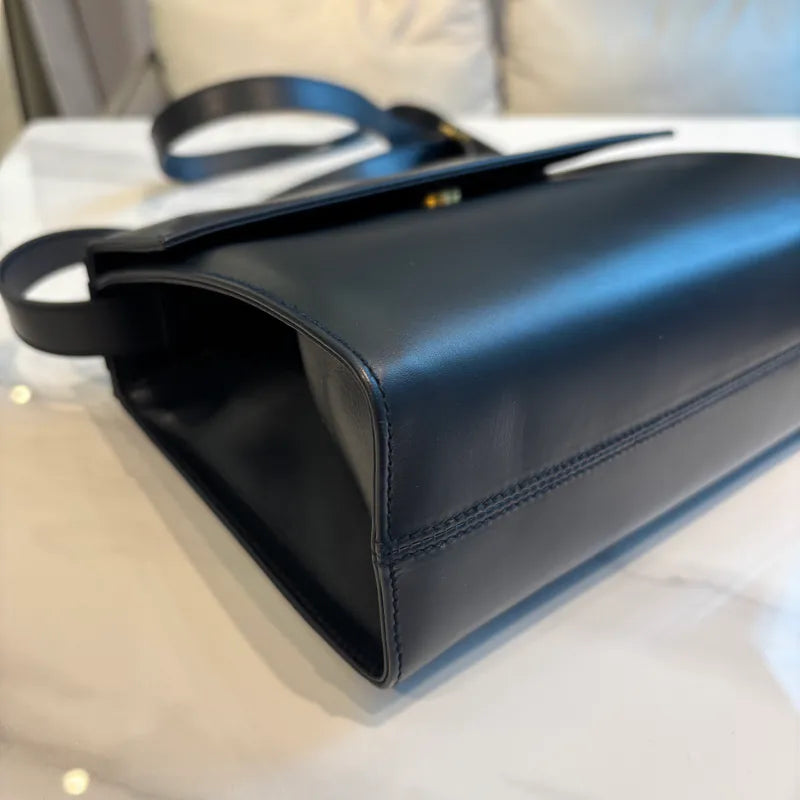 jx912-salvatore-ferragamo-vintage-navy-vara-ribbon-shoulder-bag