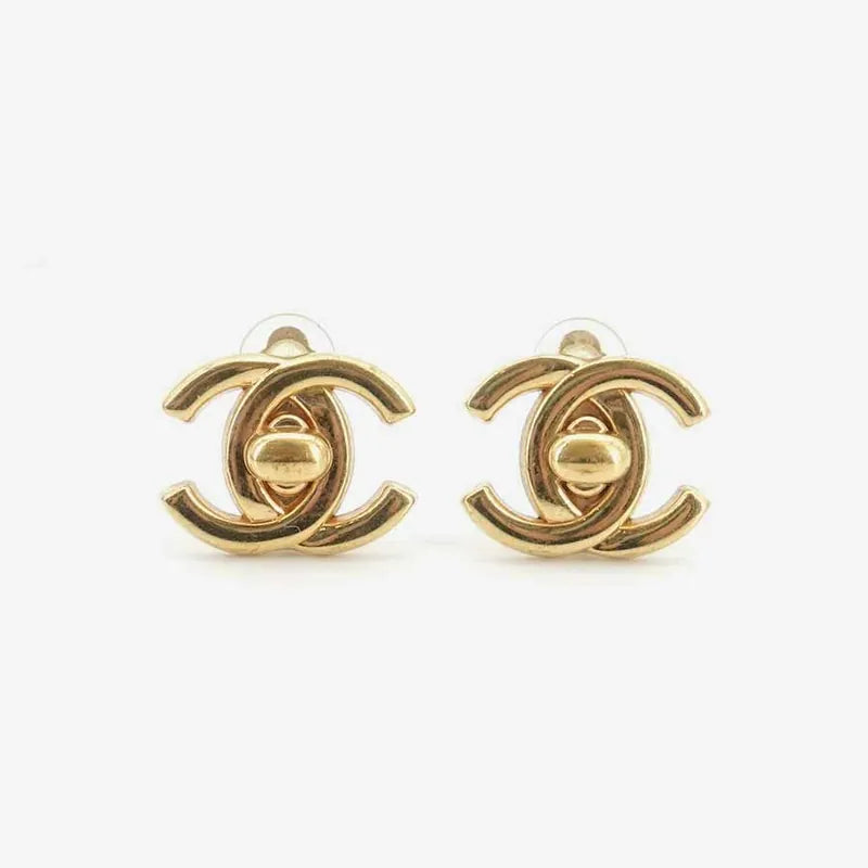js599-chanel-vintage-cc-turnlock-gold-plated-clip-on-earrings