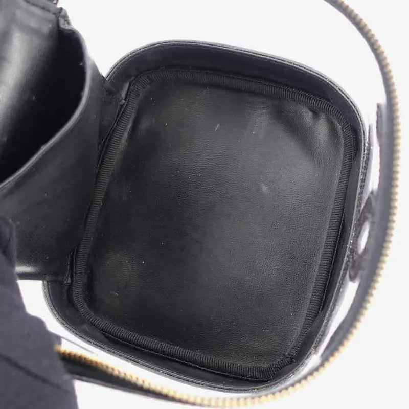 jr731-chanel-vintage-black-lambskin-pvc-cosmetic-bag