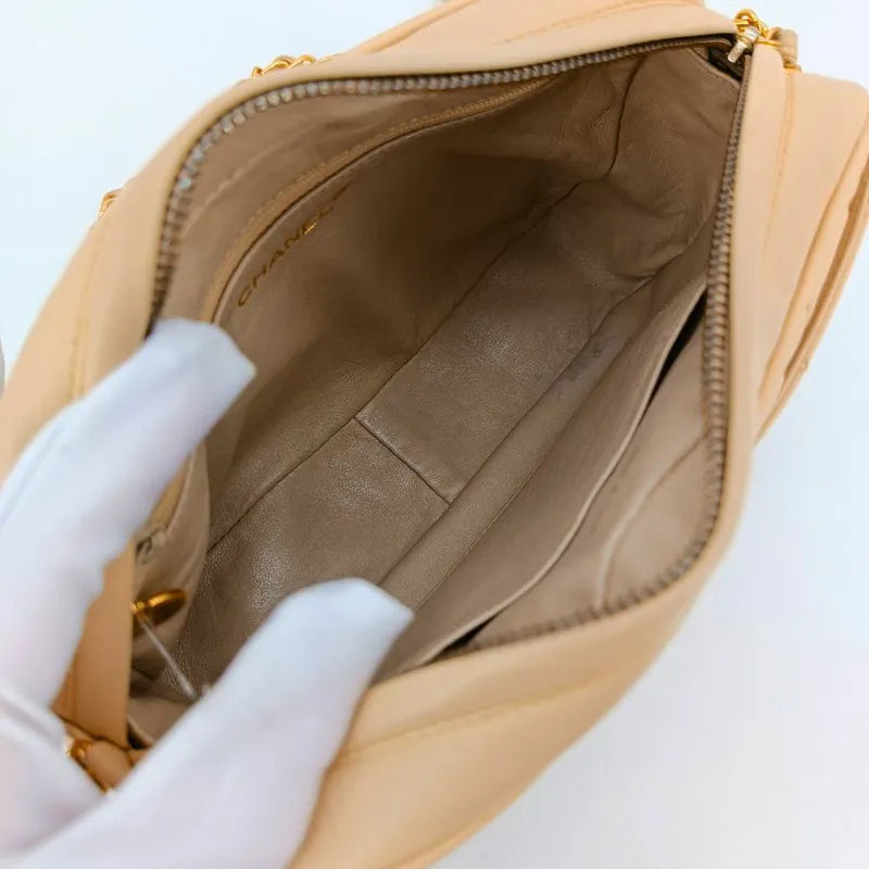 jah160-chanel-vintage-beige-lambskin-quilted-camera-bag