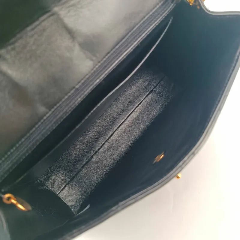 jr619-chanel-vintage-black-lambskin-quilted-flap-bag