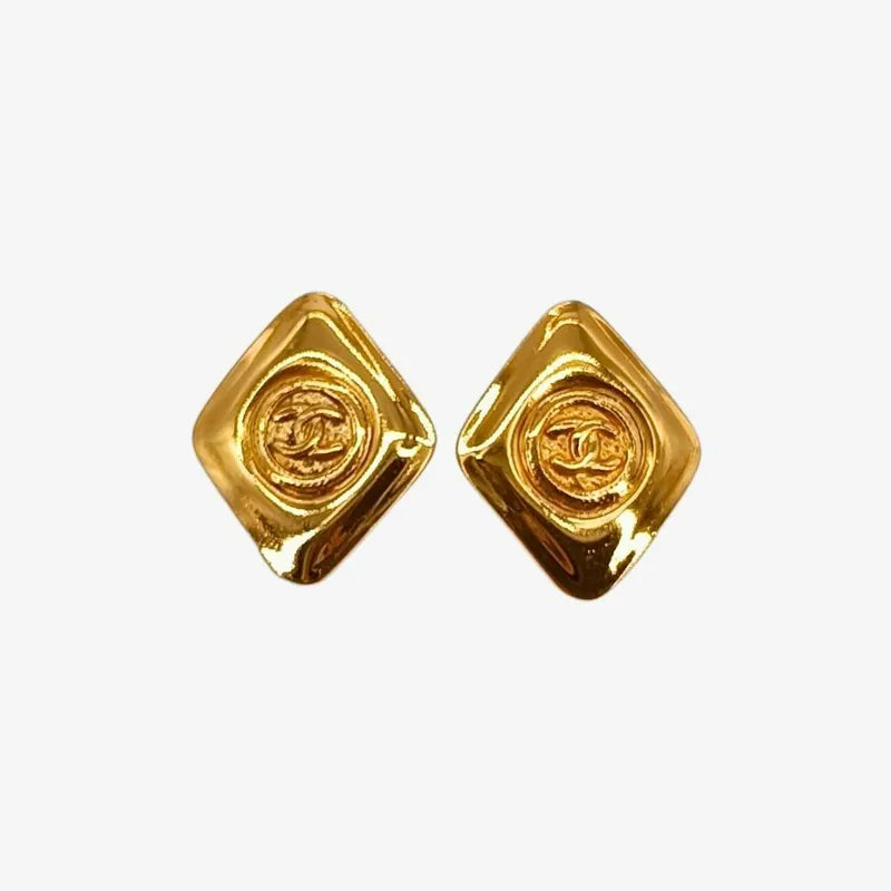 jt314-chanel-vintage-diamond-gold-plated-clip-on-earrings