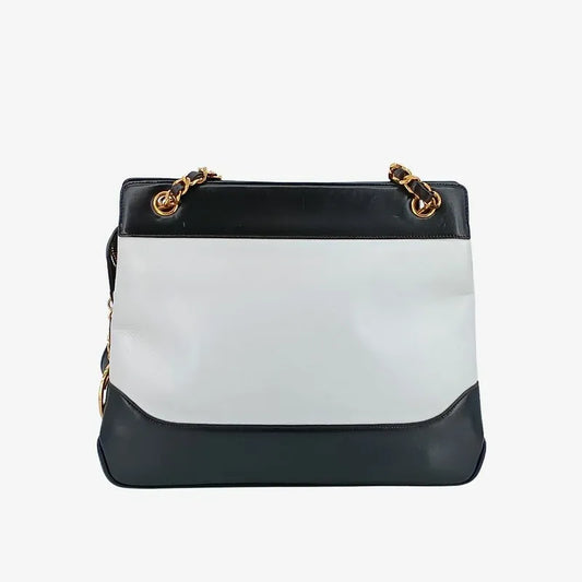 jah140-chanel-vintage-bicolor-black-white-lambskin-embossed-logo-tote-bag