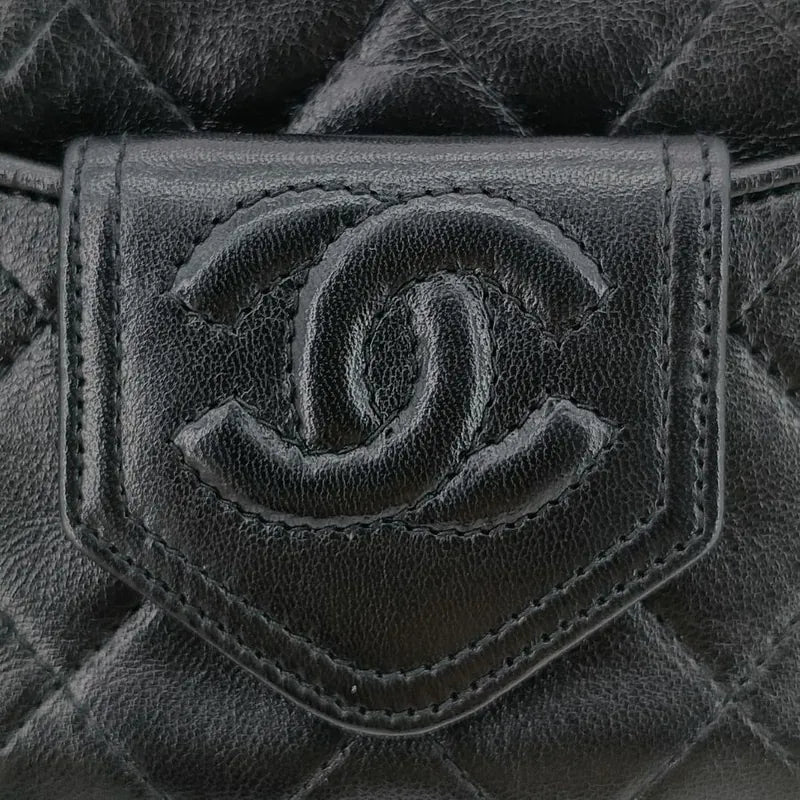 ju480-chanel-vintage-black-lambskin-gold-chain-tassel-camera-bag
