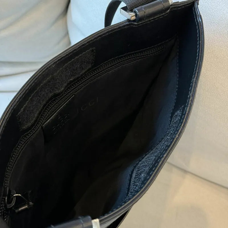 jx411-gucci-black-leather-shoulder-bag