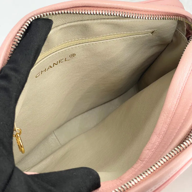 c566-chanel-vintage-pink-lambskin-camera-bag