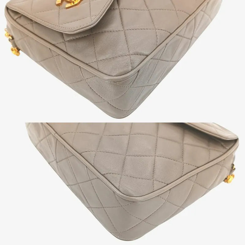 ra456-chanel-vintage-grey-lambskin-gold-chain-camera-bag