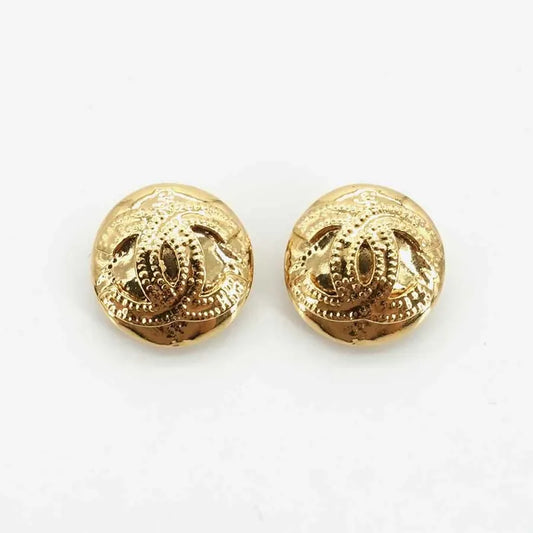 tk002-chanel-vintage-button-gold-plated-clip-on-earrings