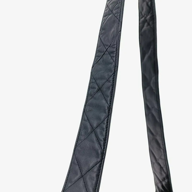 jah200-chanel-vintage-black-lambskin-tessel-camera-bag