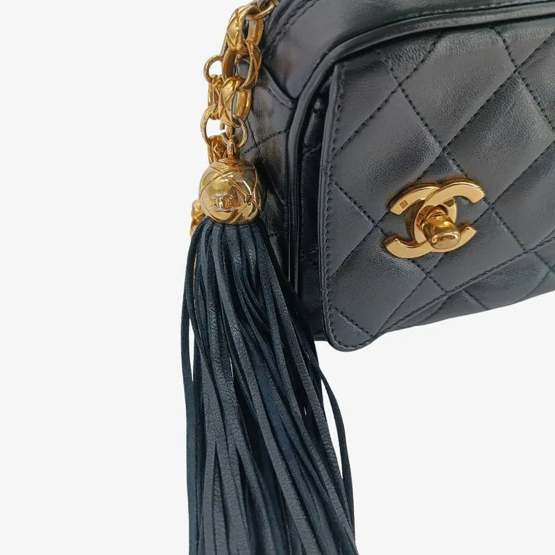 rb526-chanel-vintage-navy-lambskin-gold-chain-camera-bag