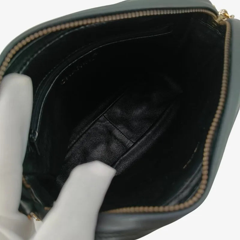 ra699-chanel-vintage-black-lambskin-quilted-camera-bag