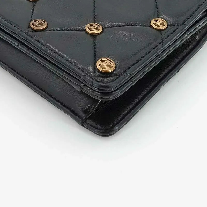 jr218-chanel-vintage-black-lambskin-flap-clutch-with-chain