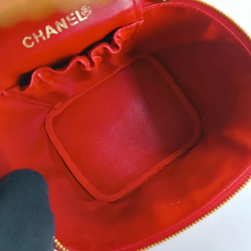 js658-chanel-vintage-red-caviar-leather-cosmetic-bag