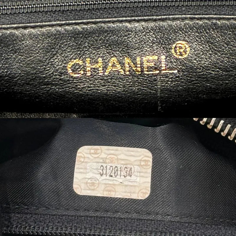 c526-chanel-vintage-black-lambskin-tassel-camera-bag