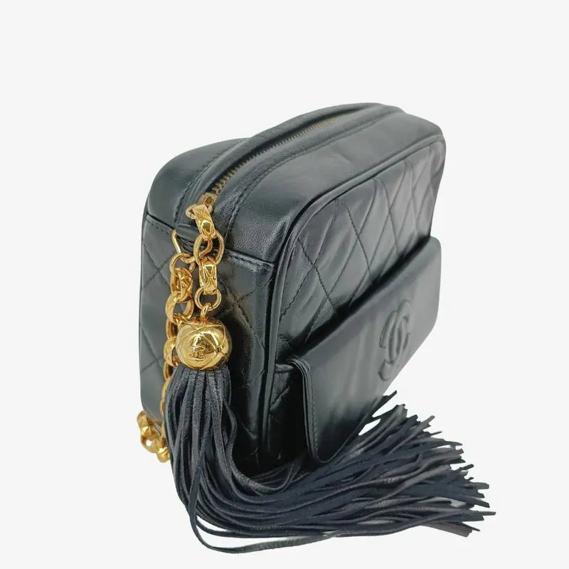 jr222-chanel-vintage-black-lambskin-tassels-gold-chain-camera-bag
