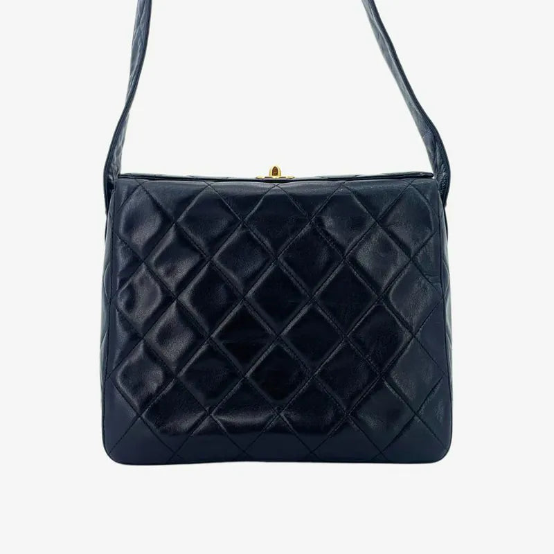 rc331-chanel-vintage-black-lambskin-cc-turnlock-shoulder-bag