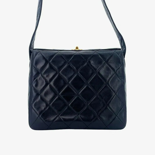 rc331-chanel-vintage-black-lambskin-cc-turnlock-shoulder-bag