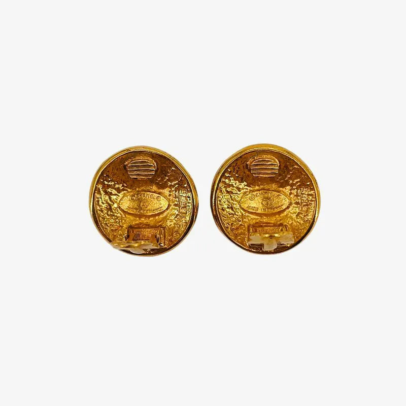 rb295-chanel-vintage-round-star-gold-plated-clip-on-earrings