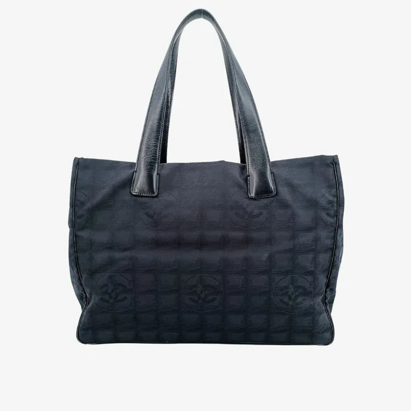 jt745-chanel-vintage-black-nylon-handbag