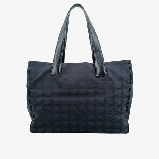 jt745-chanel-vintage-black-nylon-handbag