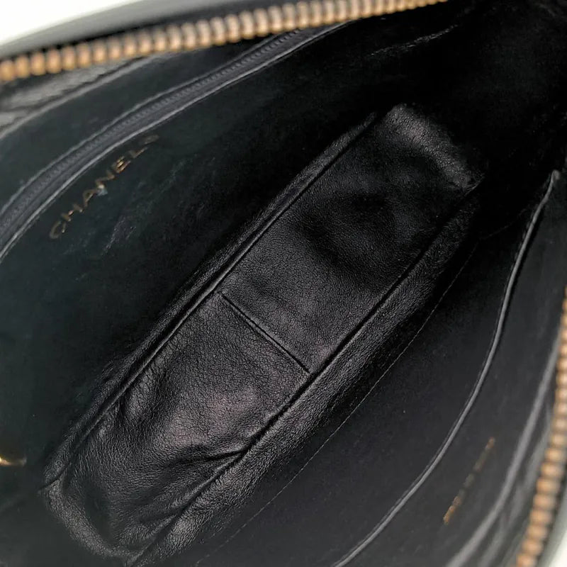 rb513-chanel-vintage-black-lambskin-quilted-camera-bag