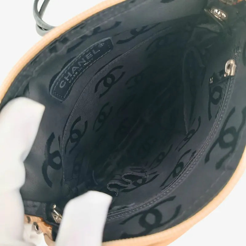 ra811-chanel-vintage-beige-calfskin-cambon-shoulder-bag