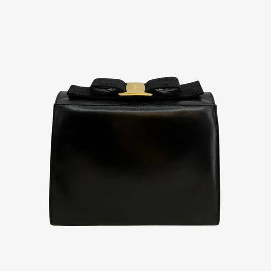 RE358 - SALVATORE FERRAGAMO Vara Ribbon Black Leather Shoulder Bag