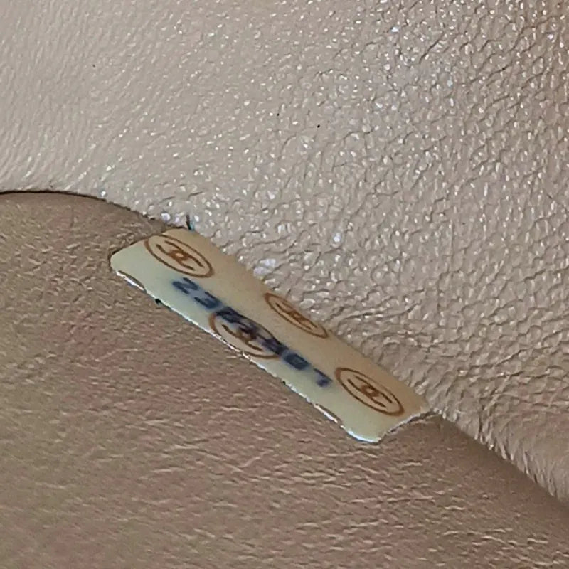 ra822-chanel-vintage-beige-lambskin-gold-chain-flap-bag